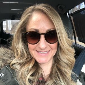 Meet your Posher, Christine